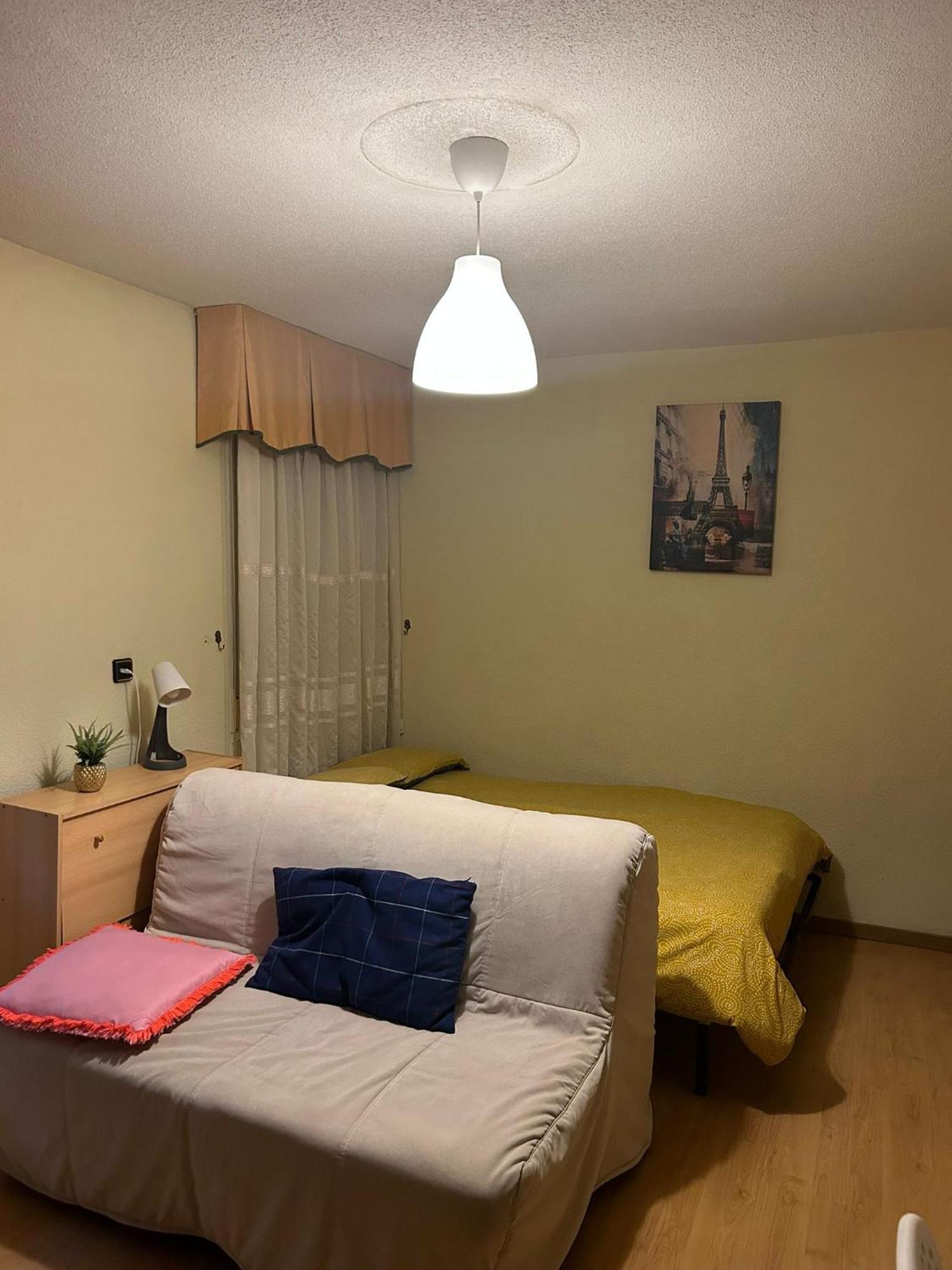 Amplia Habitacion En Buena Ubicacion Madrid Eksteriør bilde